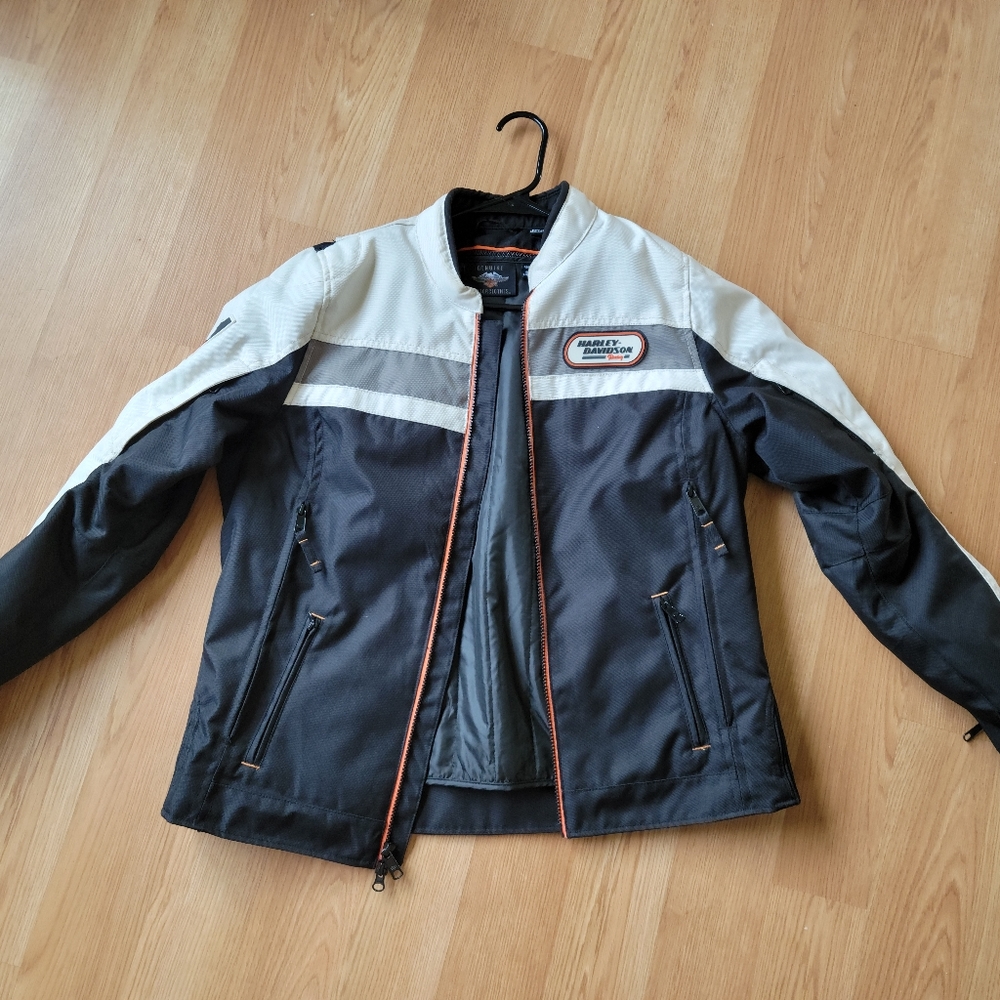 Womens large harley davidson jacket